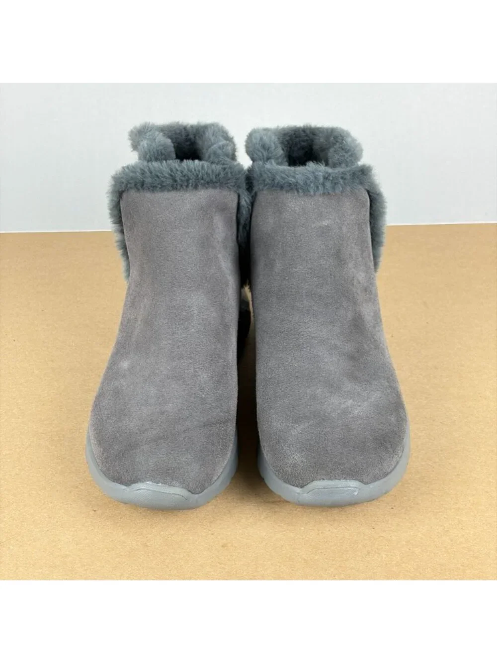 Skechers On the Go 400 Cozies Suede Boots Womens 6.5 Gray Pull On Faux Fur